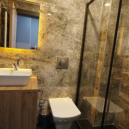 Palazzo 4*